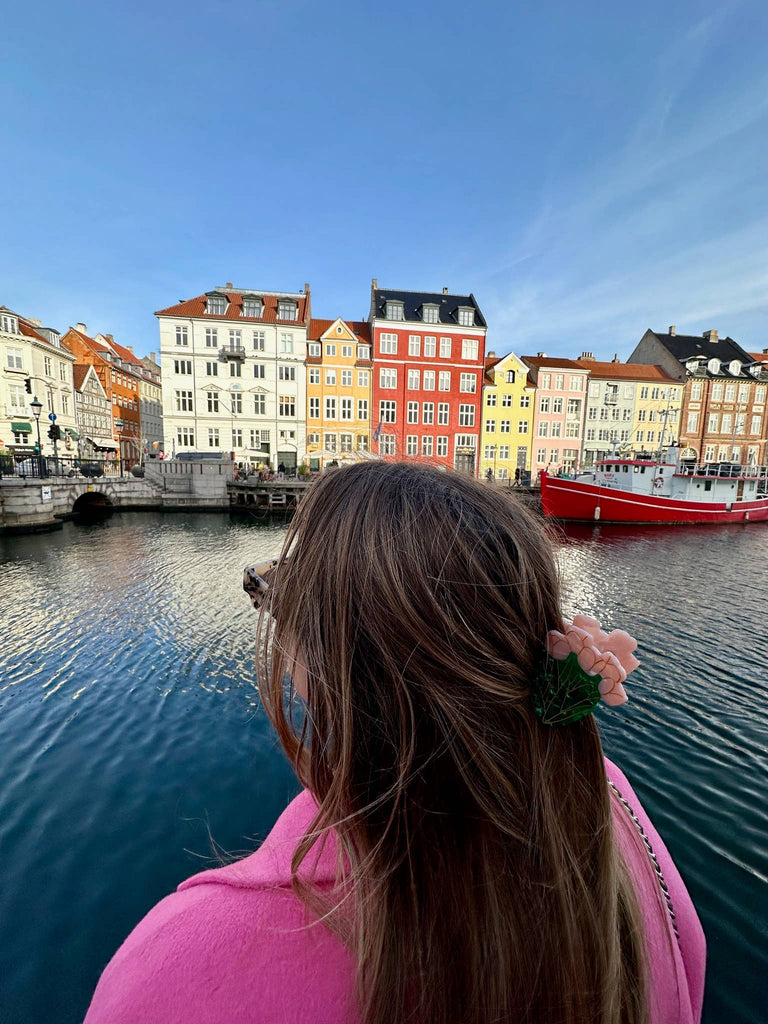 Solar Eclipse - Pink Tulips Flower Claw Hair Clip