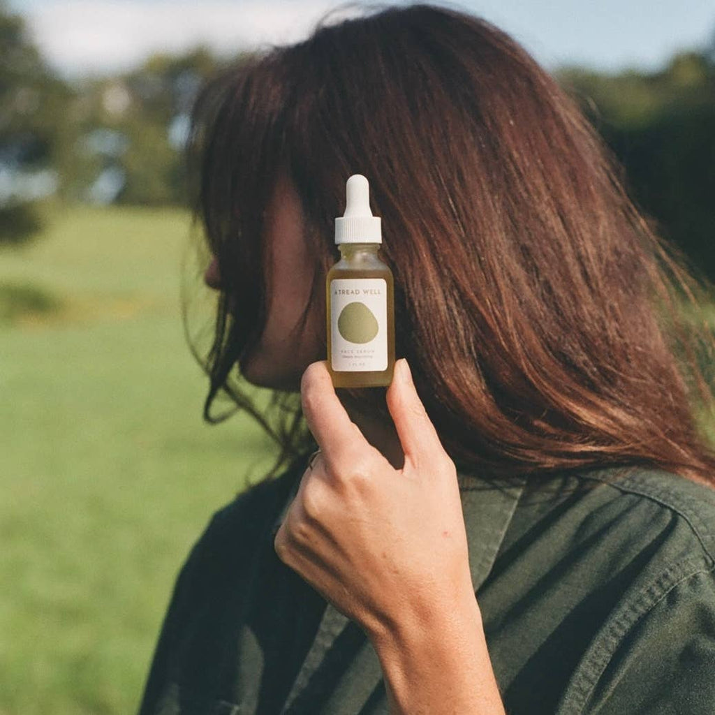  Gently provides deep hydration and nourishment. Suitable for all skin types. Face Serum Organic New York Made