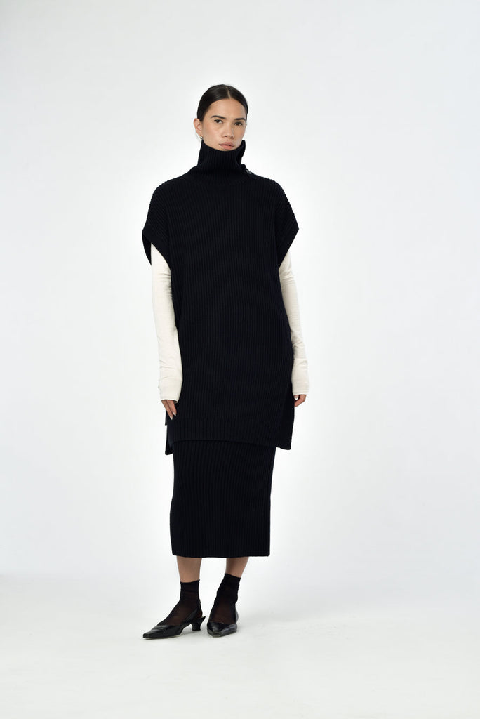 Paper Label Ophelia Turtle Neck Poncho - Black Knitted Poncho Vest