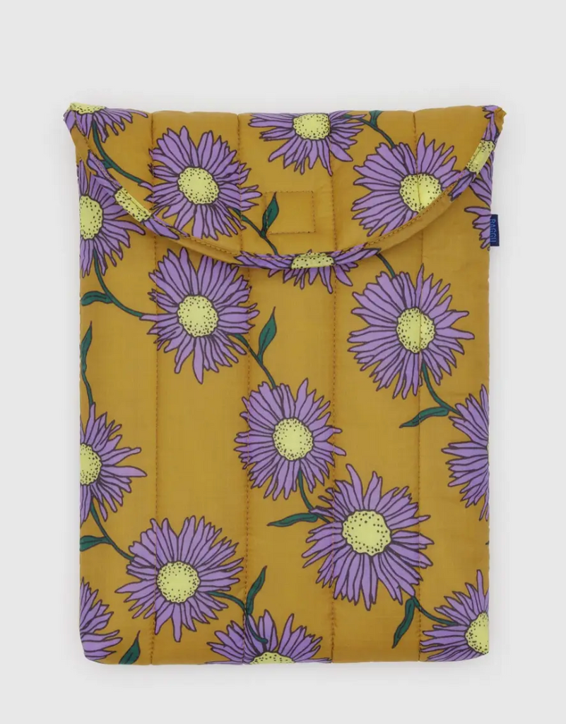Pouch with purple floral pattern on a mustard yellow background Baggu - Puffy Laptop Sleeve 13"/14"