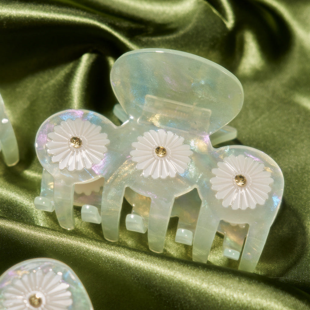 Winona Irene | Daisy Chain Mini Claw