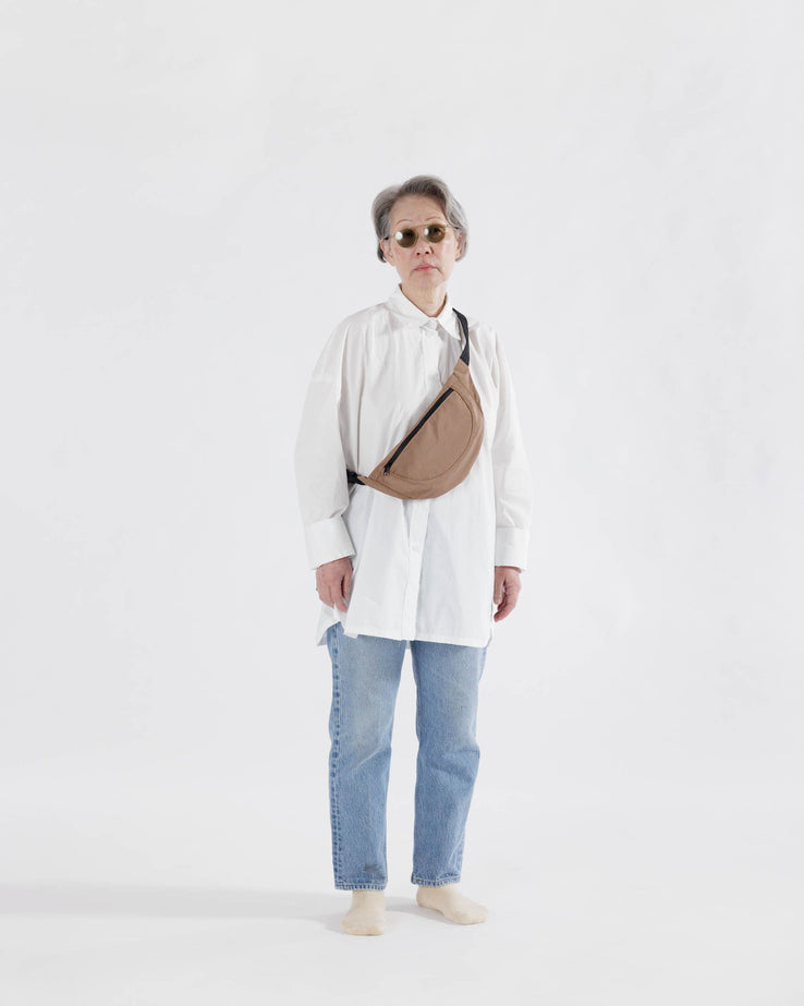 Baggu Crescent Fanny Pack Cocoa