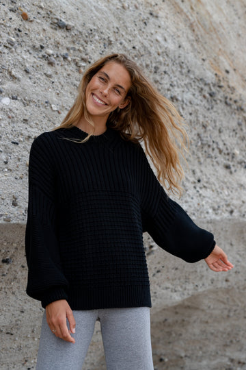 Delčia Chunky Knit Sweater - Black Chunky Sweater