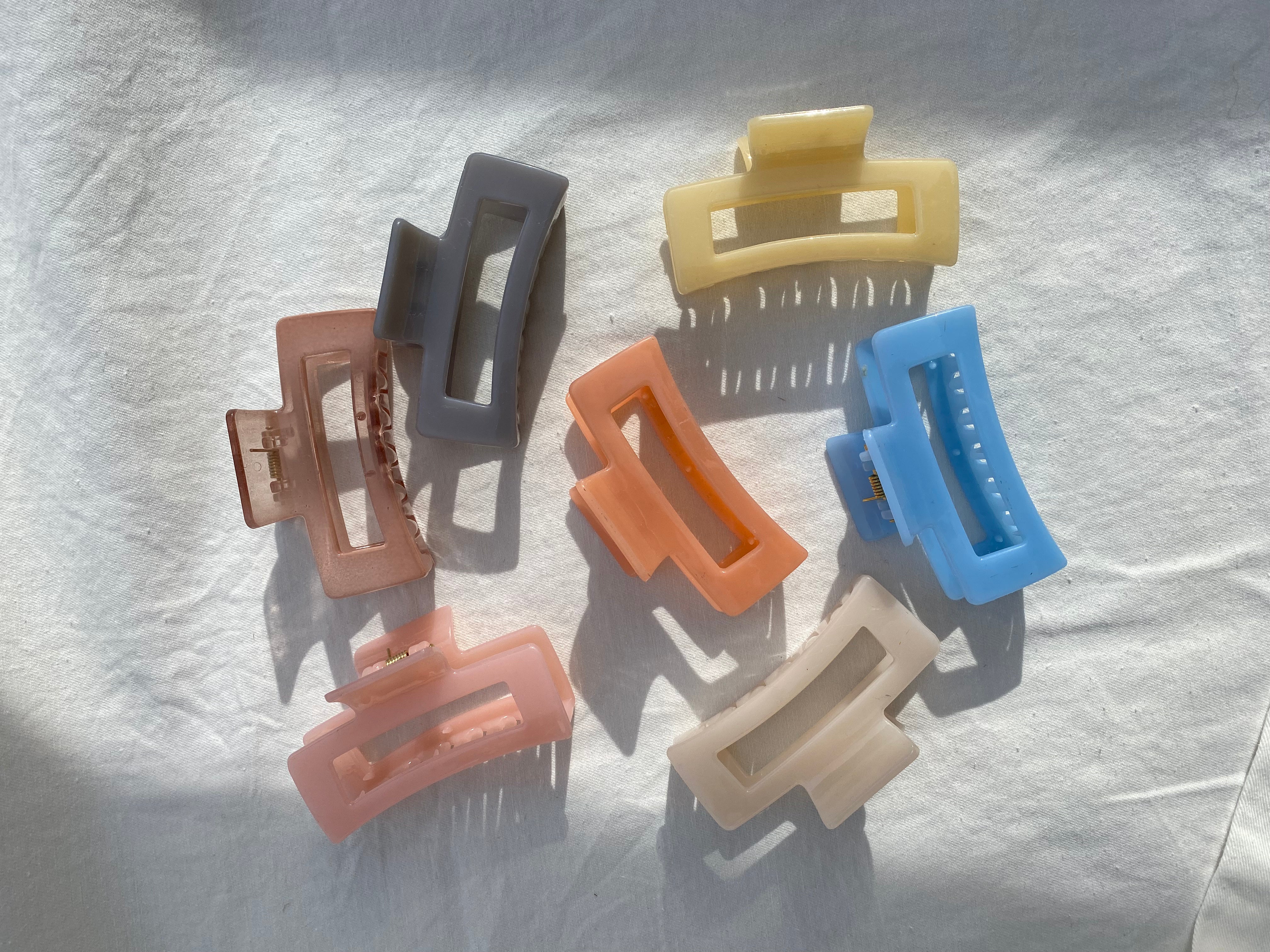 Assorted Claw Clips – Zero Clothing Co